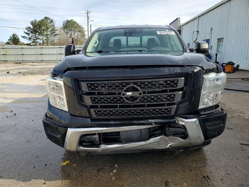 2023 Nissan Titan sv