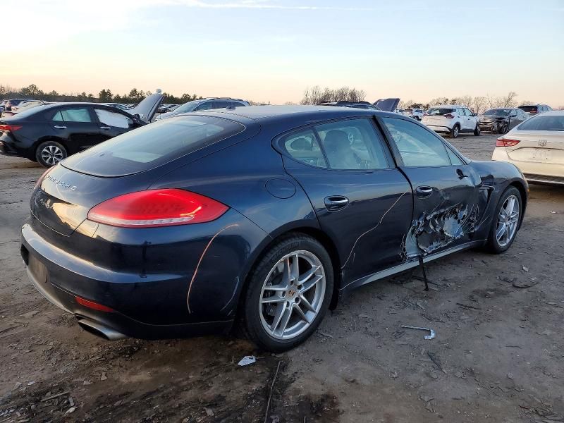2014 Porsche Panamera 2