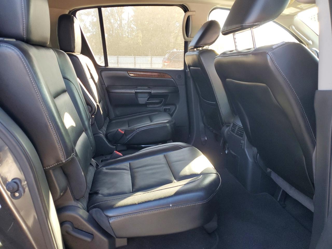 2012 Nissan Armada sv