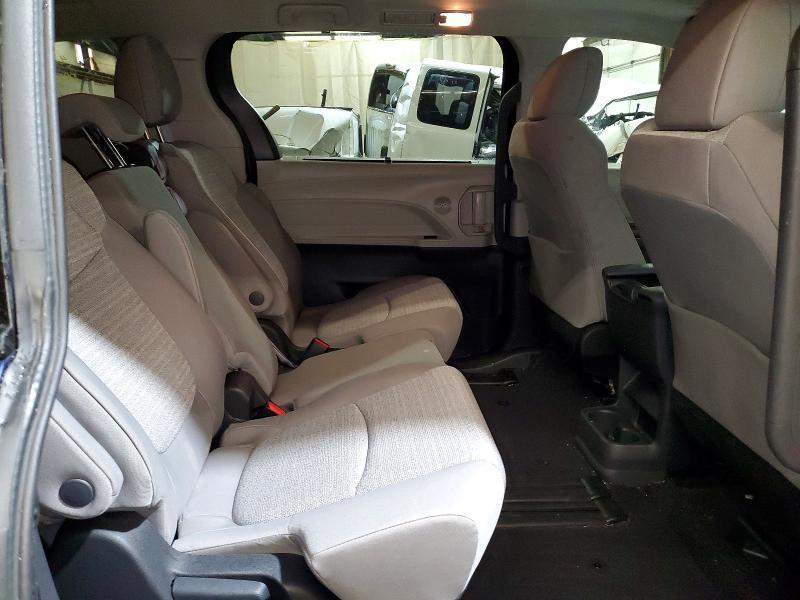 2022 Toyota Sienna le