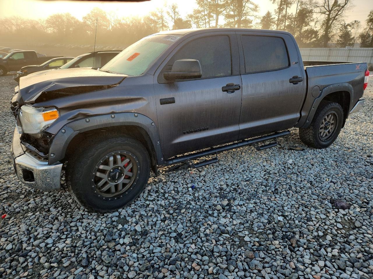 2017 Toyota Tundra SR5