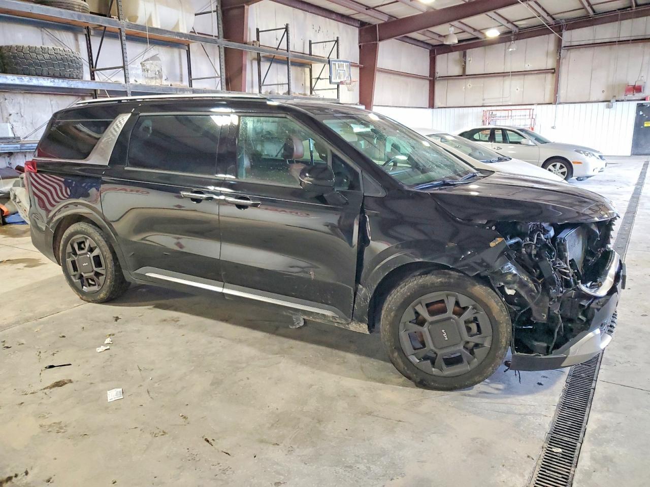 2025 KIA Carnival sx