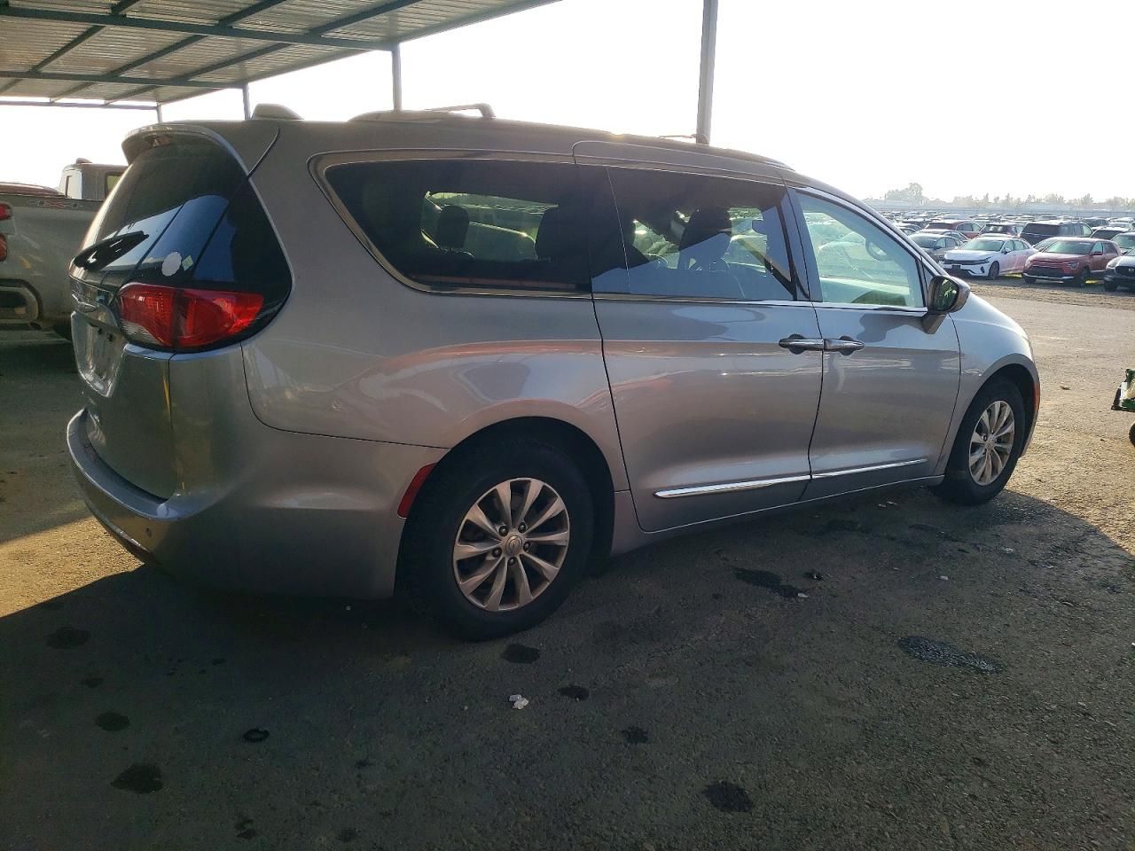 2019 Chrysler Pacifica Touring l