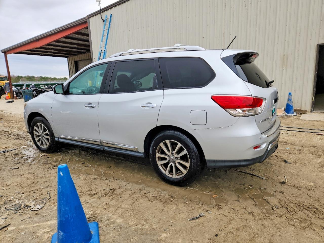 2016 Nissan Pathfinder sl