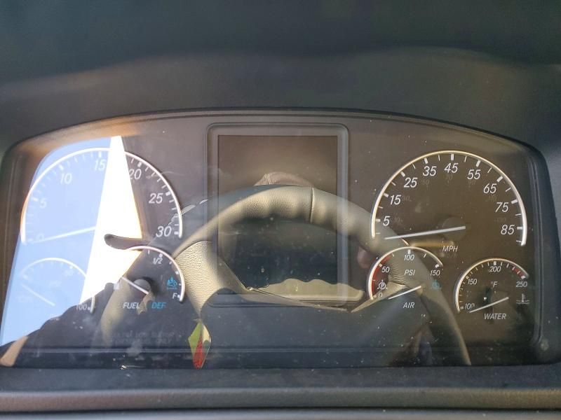 2026 Freightliner Business Class M2 box Truck