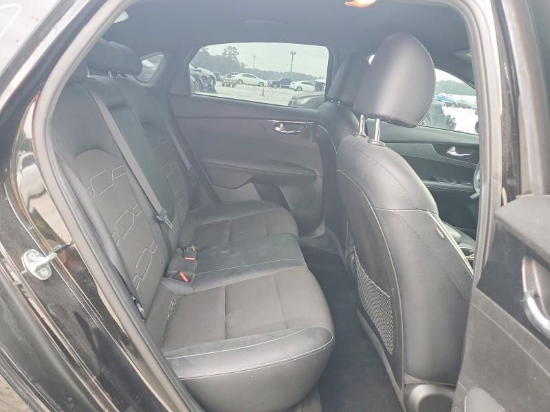 2023 KIA Forte gt Line