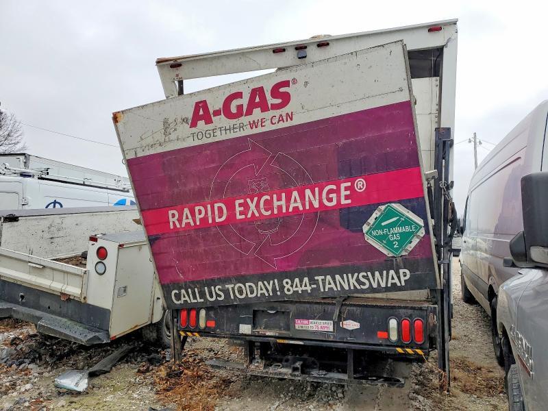 2017 Isuzu Npr hd box Truck