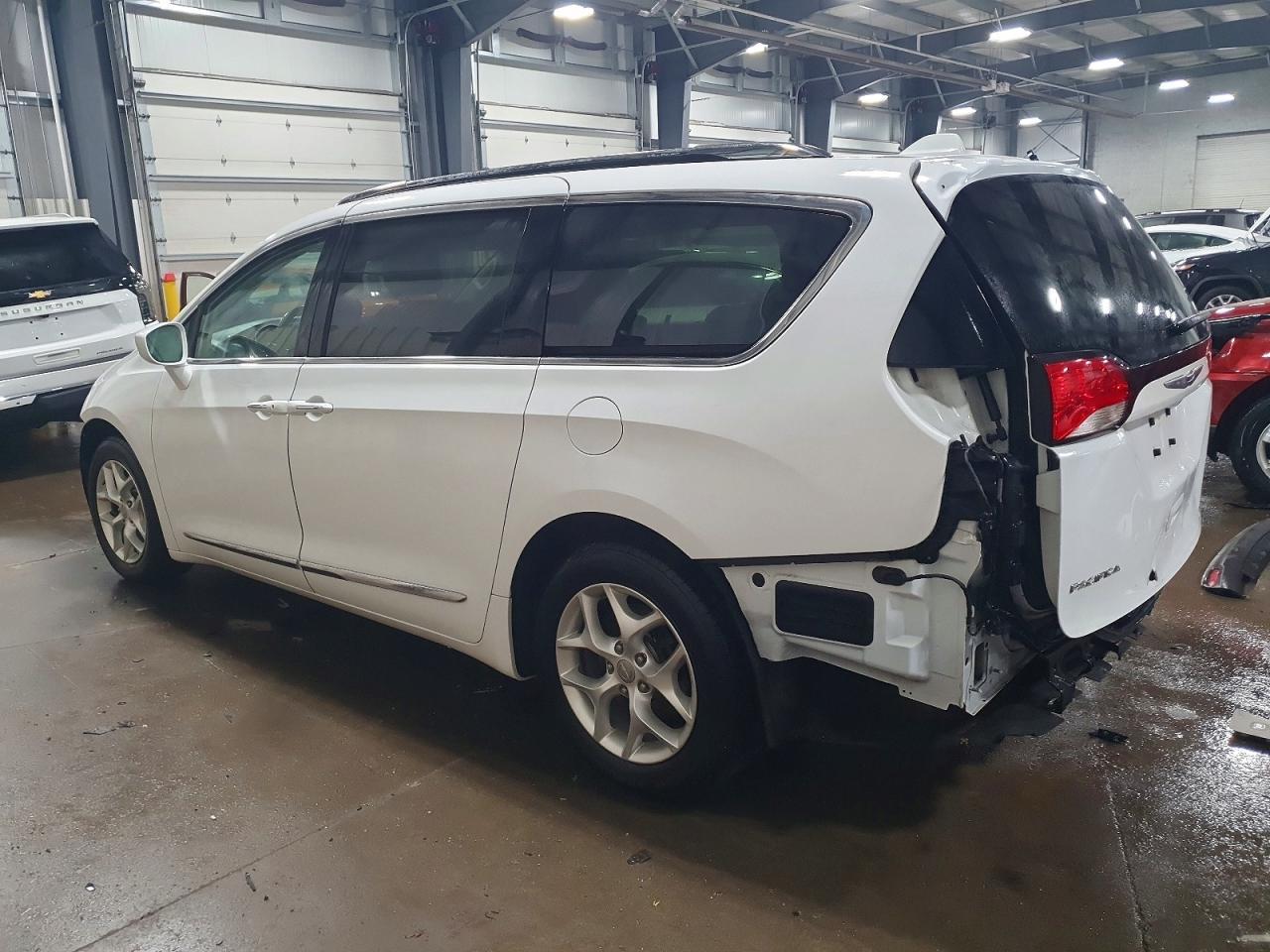 2018 Chrysler Pacifica Touring l