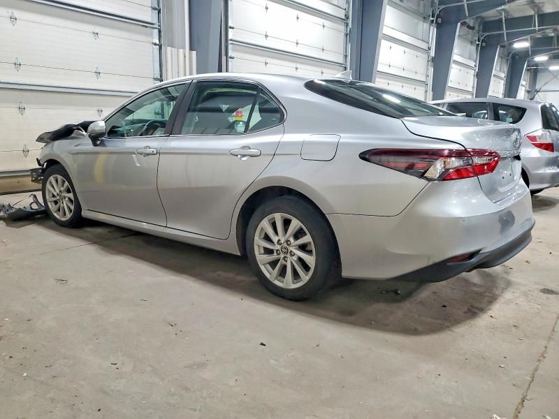 2022 Toyota Camry le