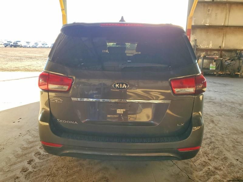 2015 KIA Sedona lx