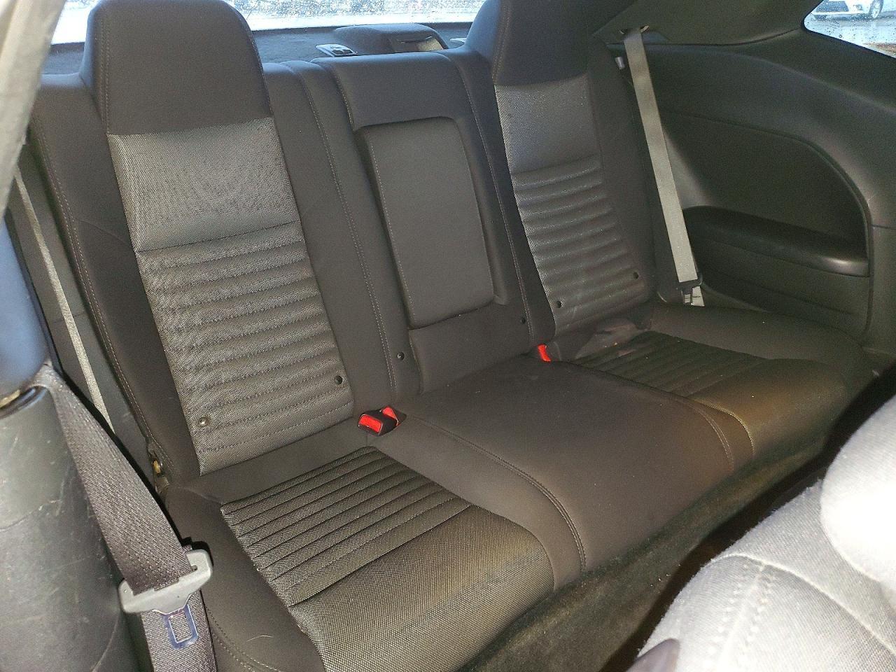 2013 Dodge Challenger sxt