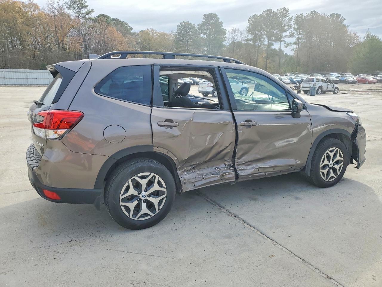 2023 Subaru Forester Premium
