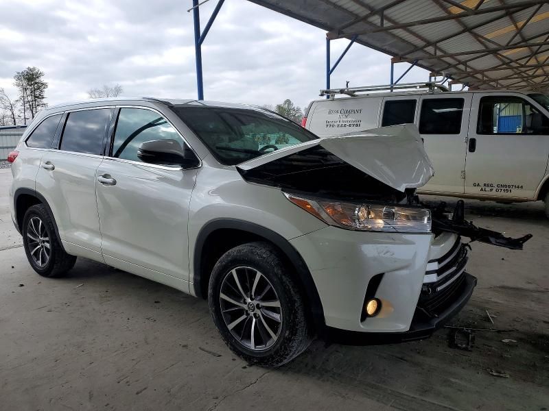 2018 Toyota Highlander se