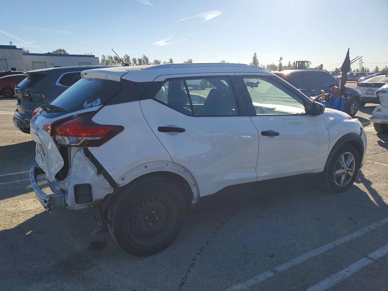 2018 Nissan Kicks s