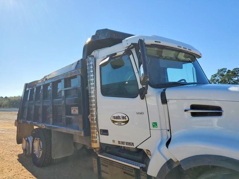2019 Volvo Vhd Dump Truck