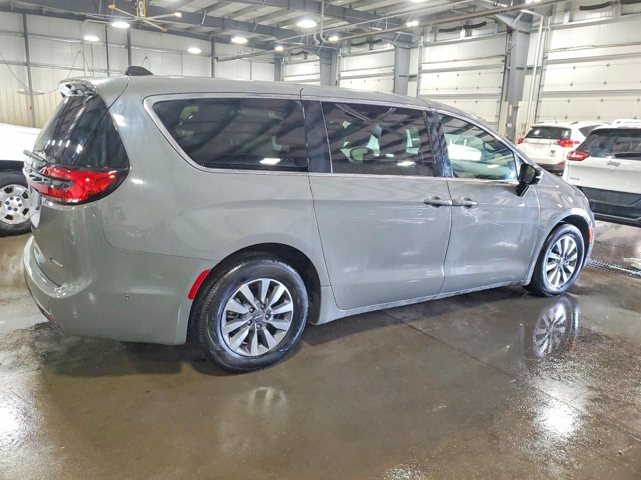 2025 Chrysler Pacifica Hybrid Select