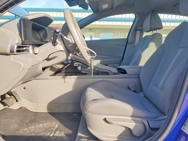 2024 Hyundai Elantra se