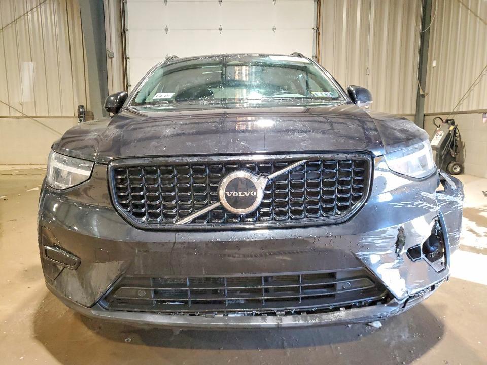 2024 Volvo Xc40 Core
