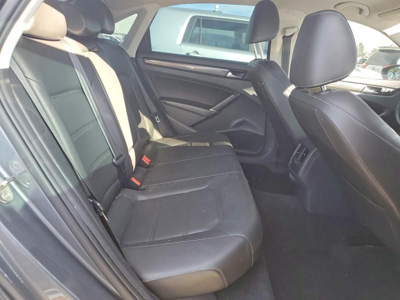 2020 Volkswagen Passat R-line