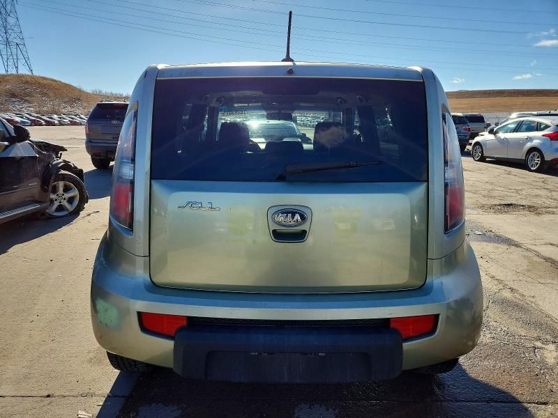 2010 KIA Soul +
