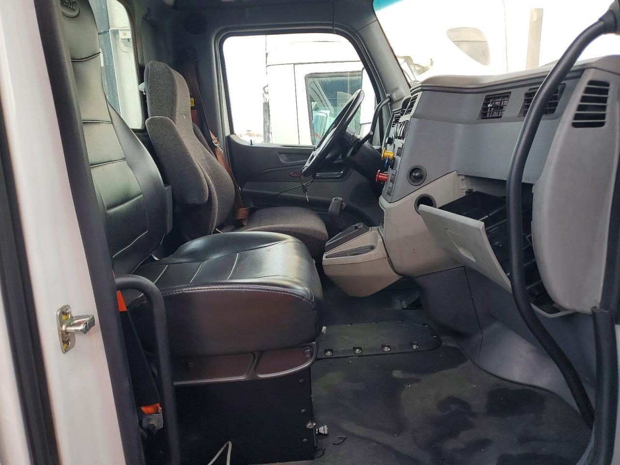 2017 Peterbilt 579 Semi Truck