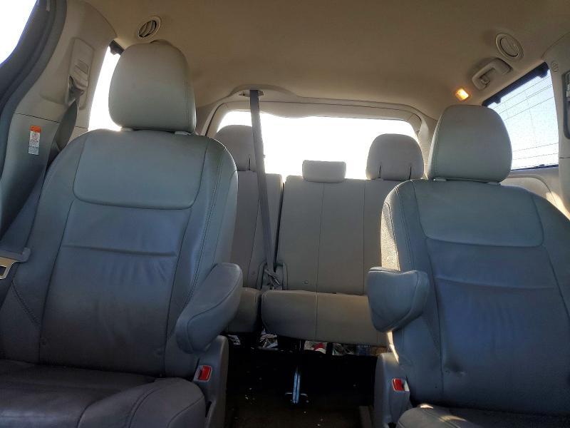 2015 Toyota Sienna xle