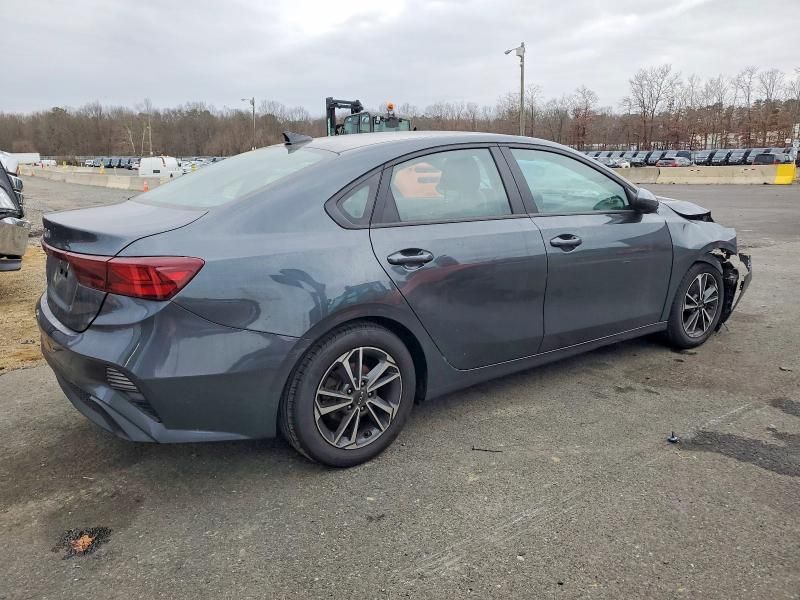 2023 KIA Forte lx