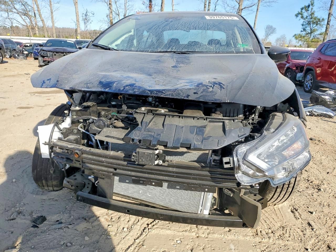 2025 Nissan Versa sr