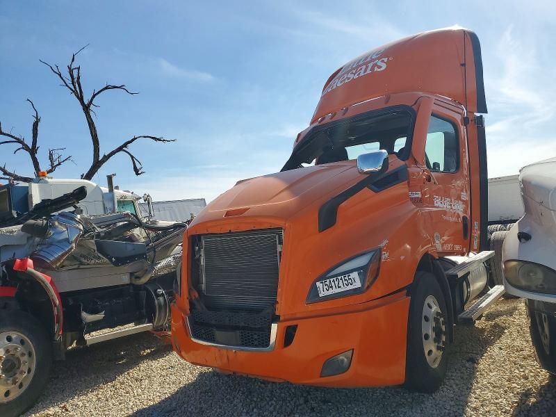 2020 Freightliner Cascadia 116 Semi Truck