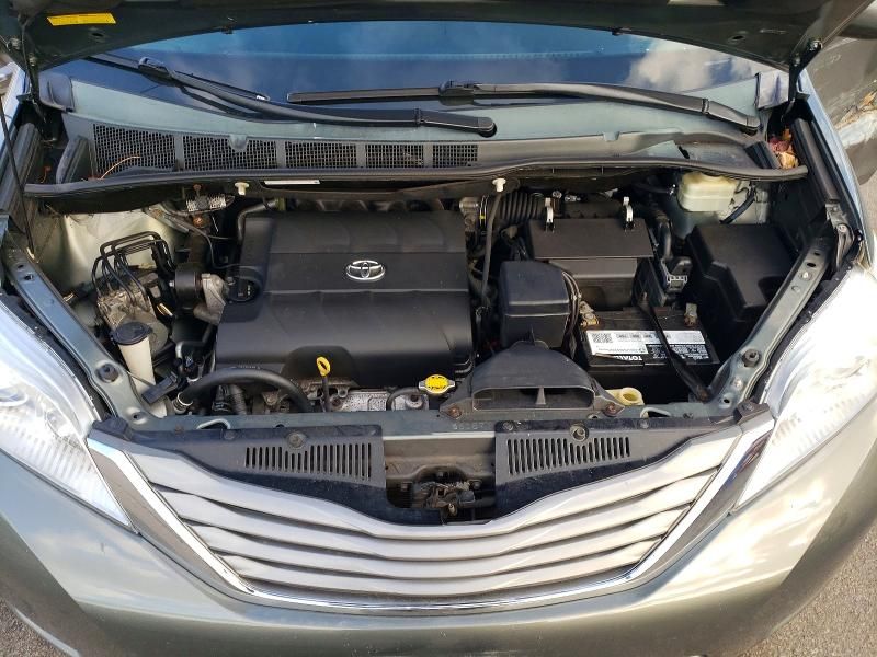 2014 Toyota Sienna xle