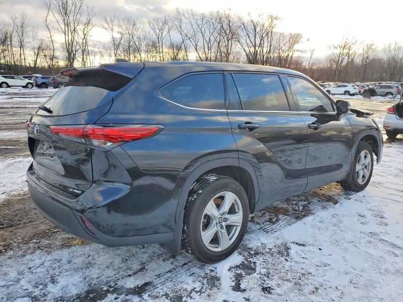 2022 Toyota Highlander le