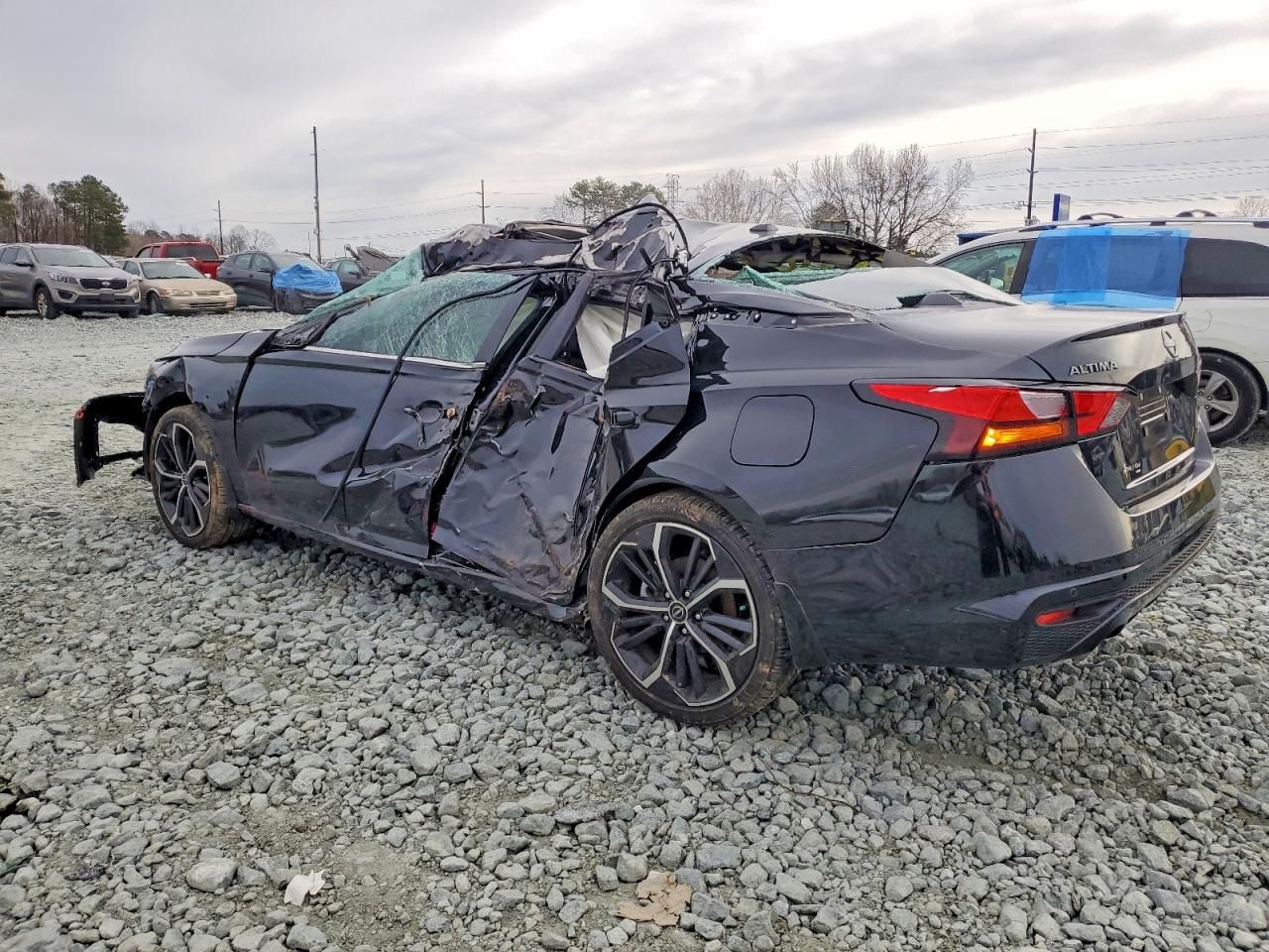 2025 Nissan Altima sr