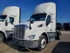 2016 Peterbilt 579 Semi Truck