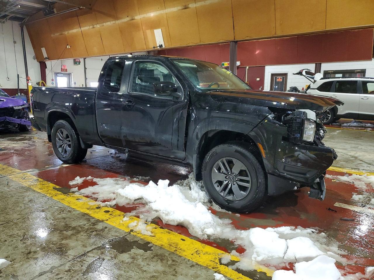 2025 Nissan Frontier SV