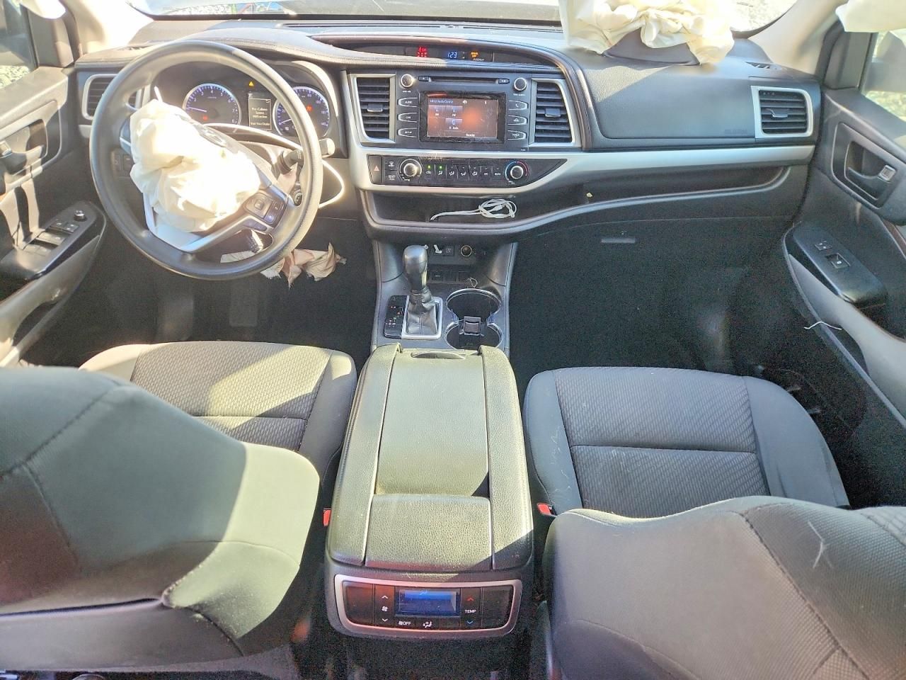 2018 Toyota Highlander le