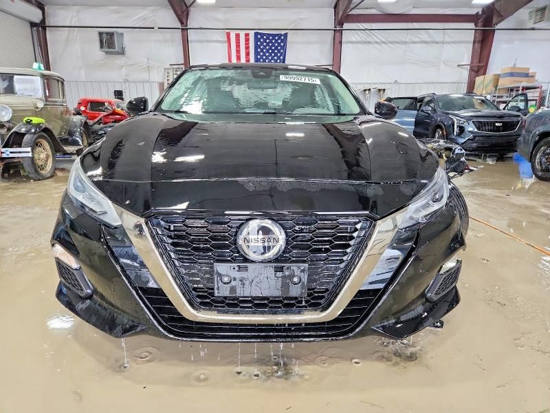 2022 Nissan Altima sr