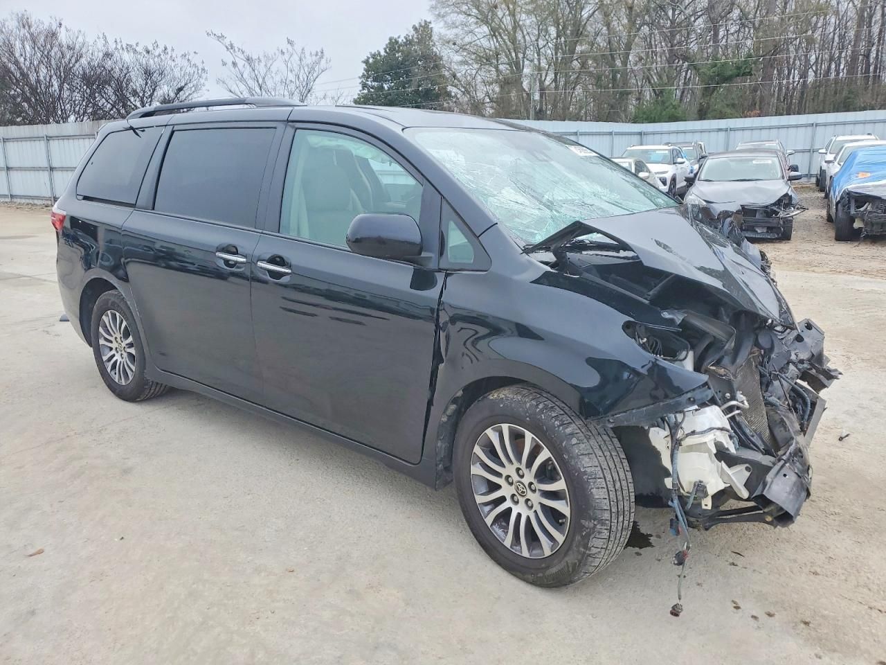 2020 Toyota Sienna xle