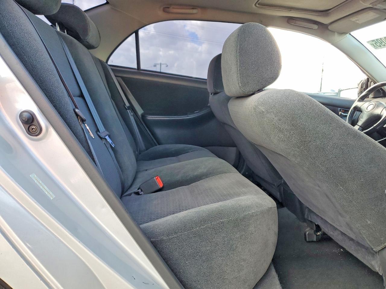 2005 Toyota Corolla ce