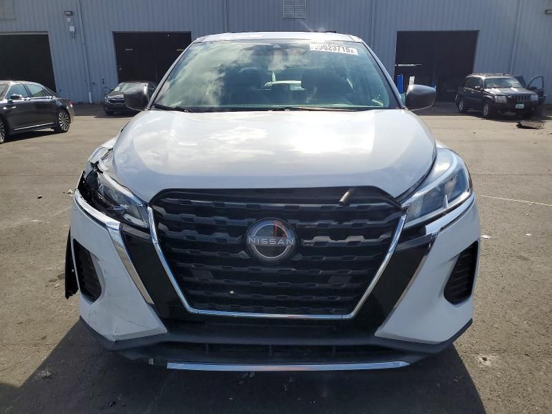 2023 Nissan Kicks s