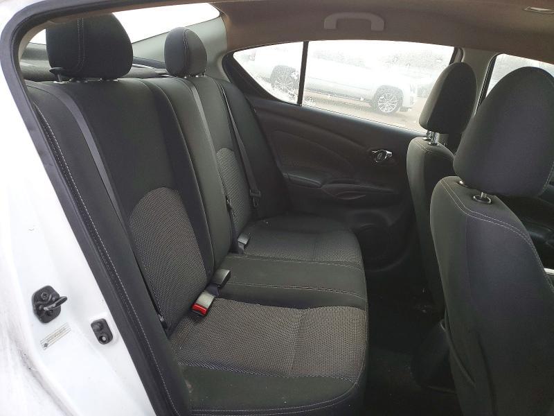 2018 Nissan Versa s