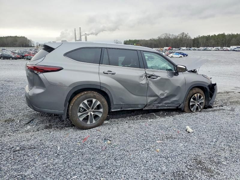 2026 Toyota Highlander xle