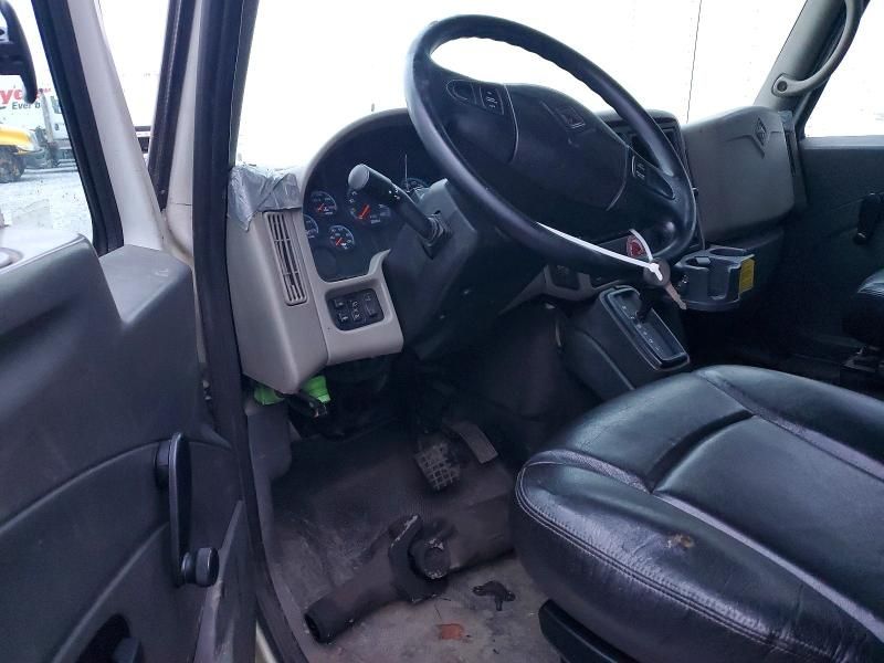 2009 International 4300 box Truck