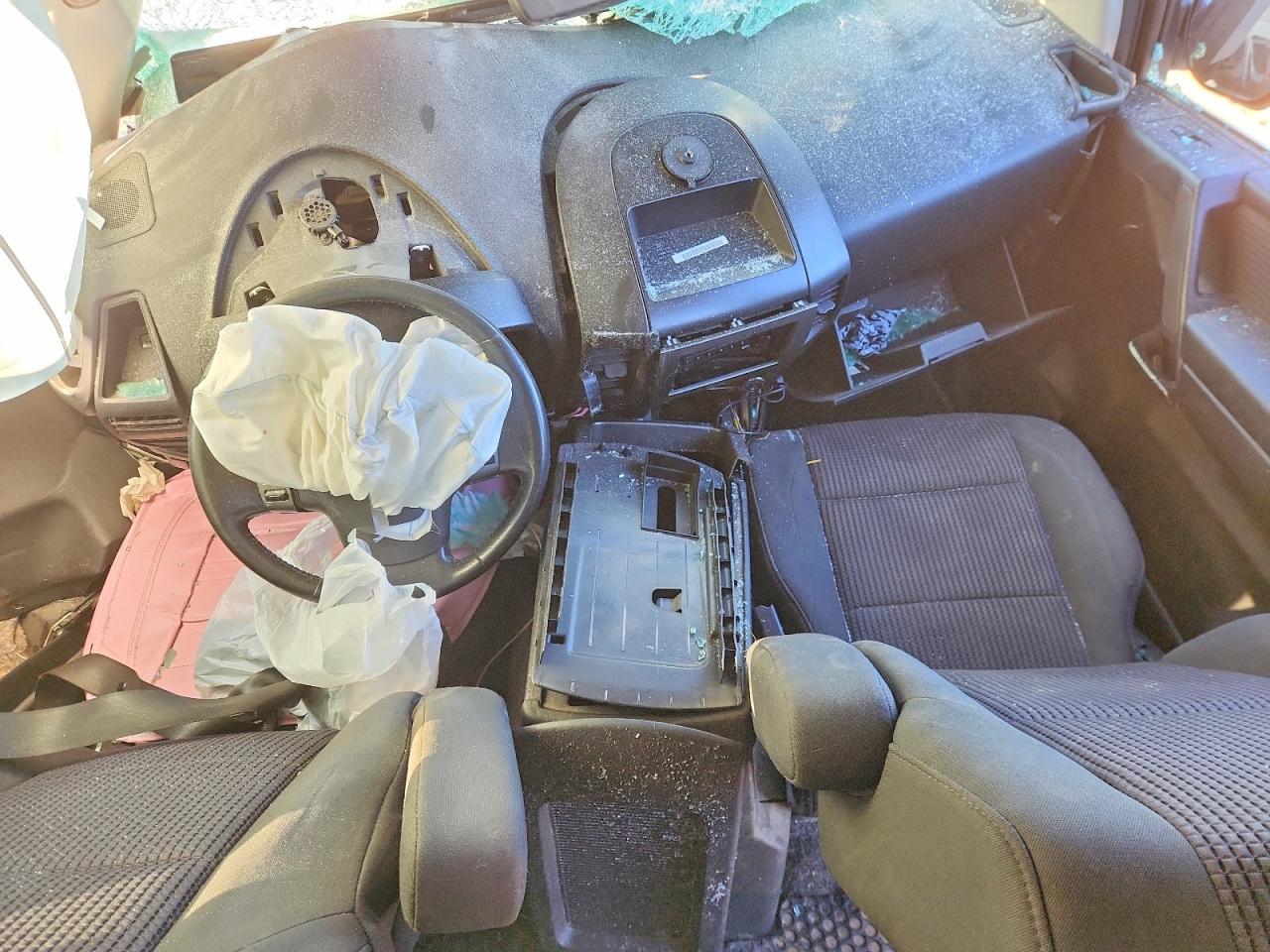 2012 Nissan Titan s