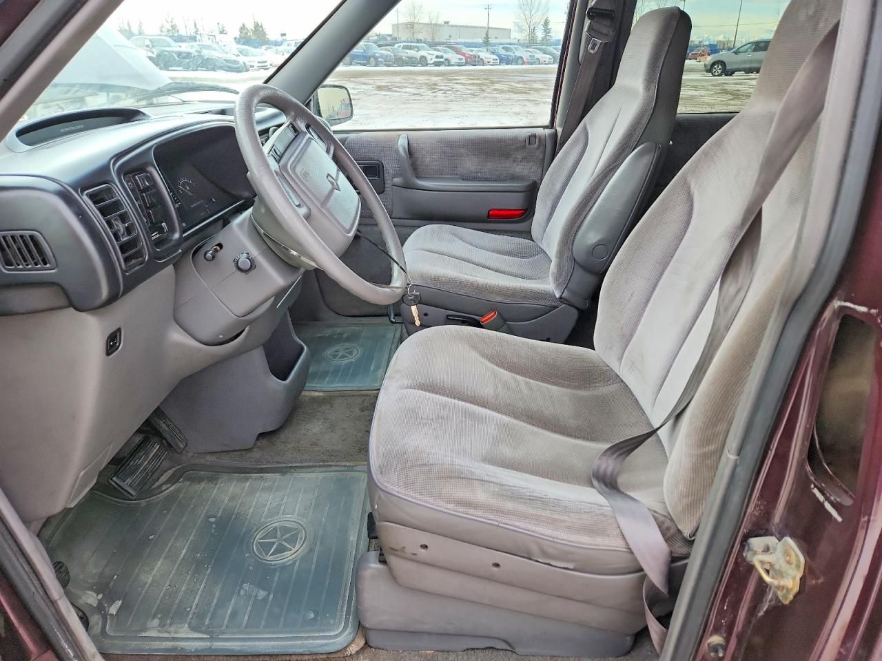 1994 Plymouth Voyager se