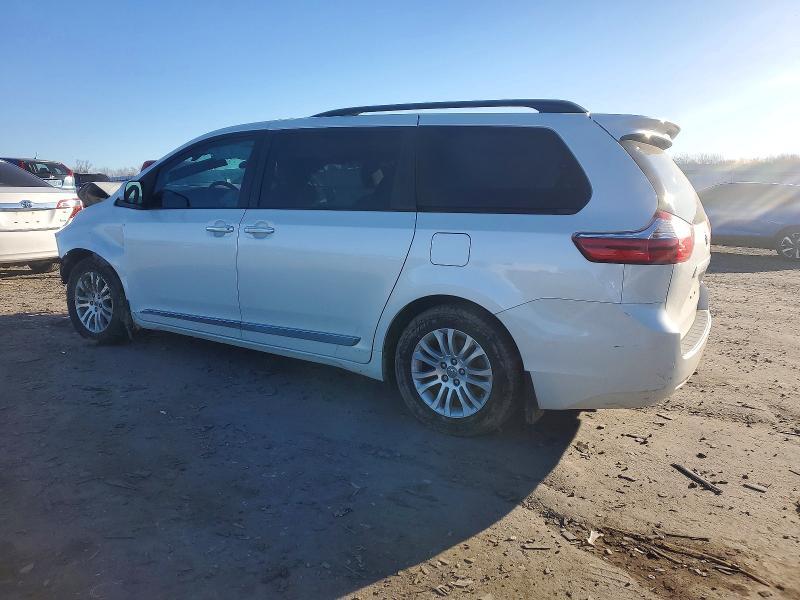 2015 Toyota Sienna xle