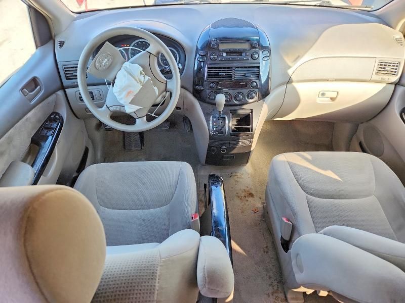 2005 Toyota Sienna ce