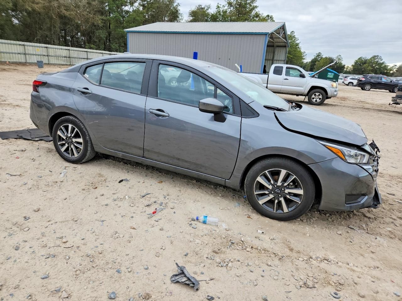 2025 Nissan Versa sv