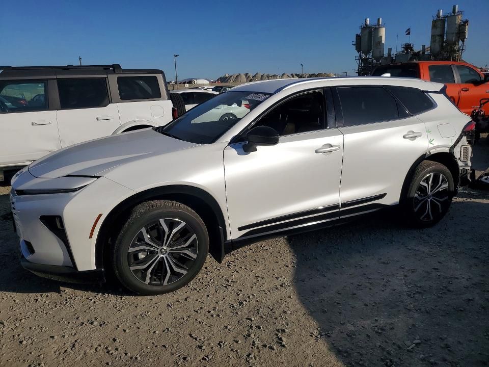 2025 Toyota Crown Signia xle