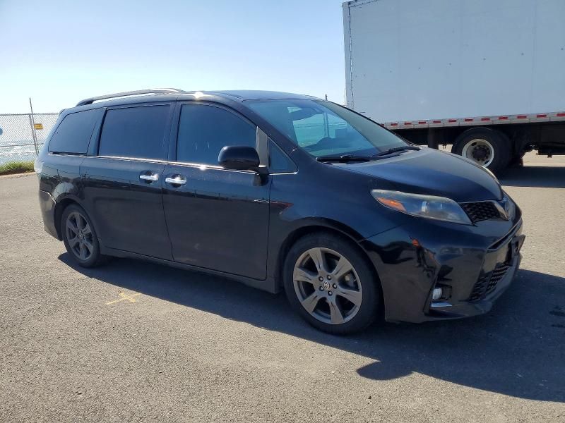 2020 Toyota Sienna se