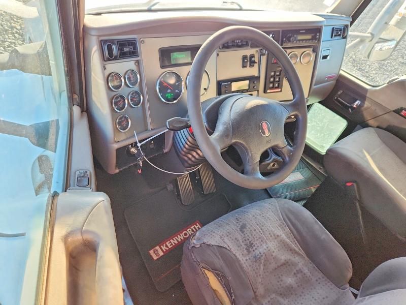 2011 Kenworth Constructi-BOX Truck